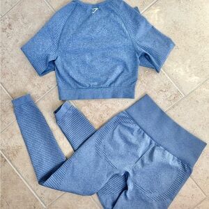 Gym shark long sleeve crop top and vital leggings set XS